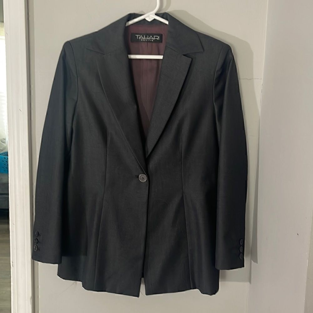 TAHARI BLAZER SIZE 6 